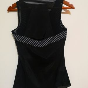 NWOT Danier Contemporary Textured Top. Size XS